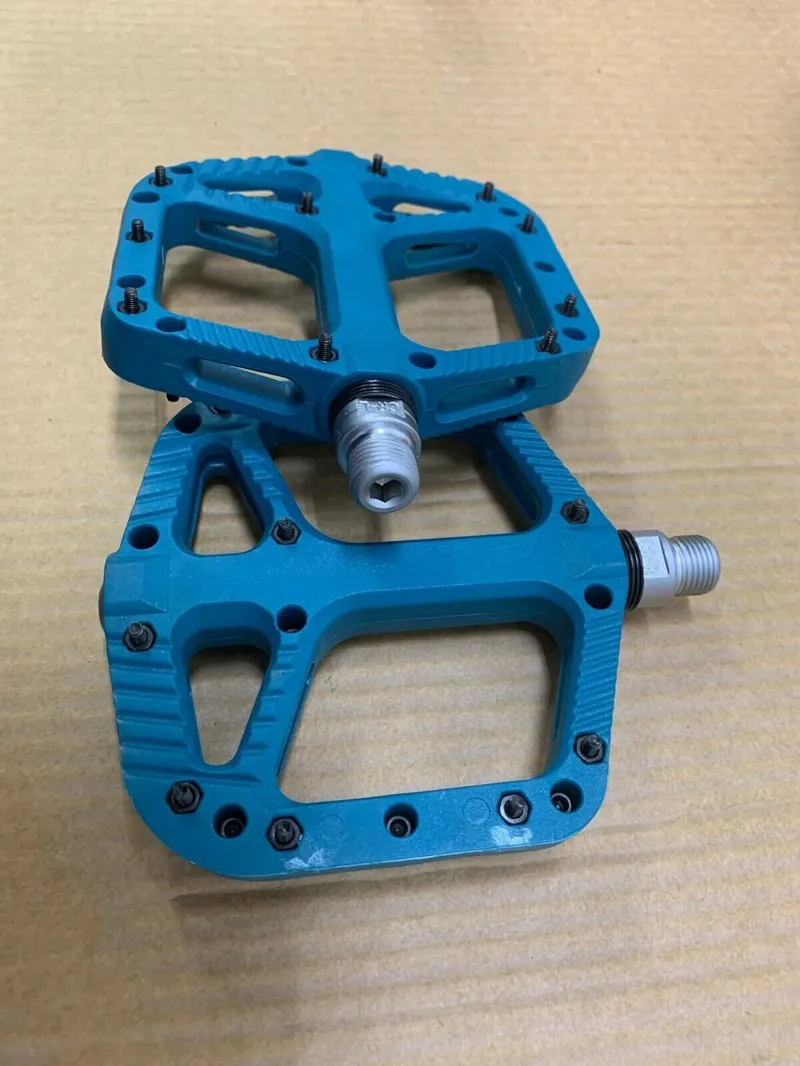 Scudgood Flat Pedal Sealed Nylon with Adjustable Pins in Blue-2